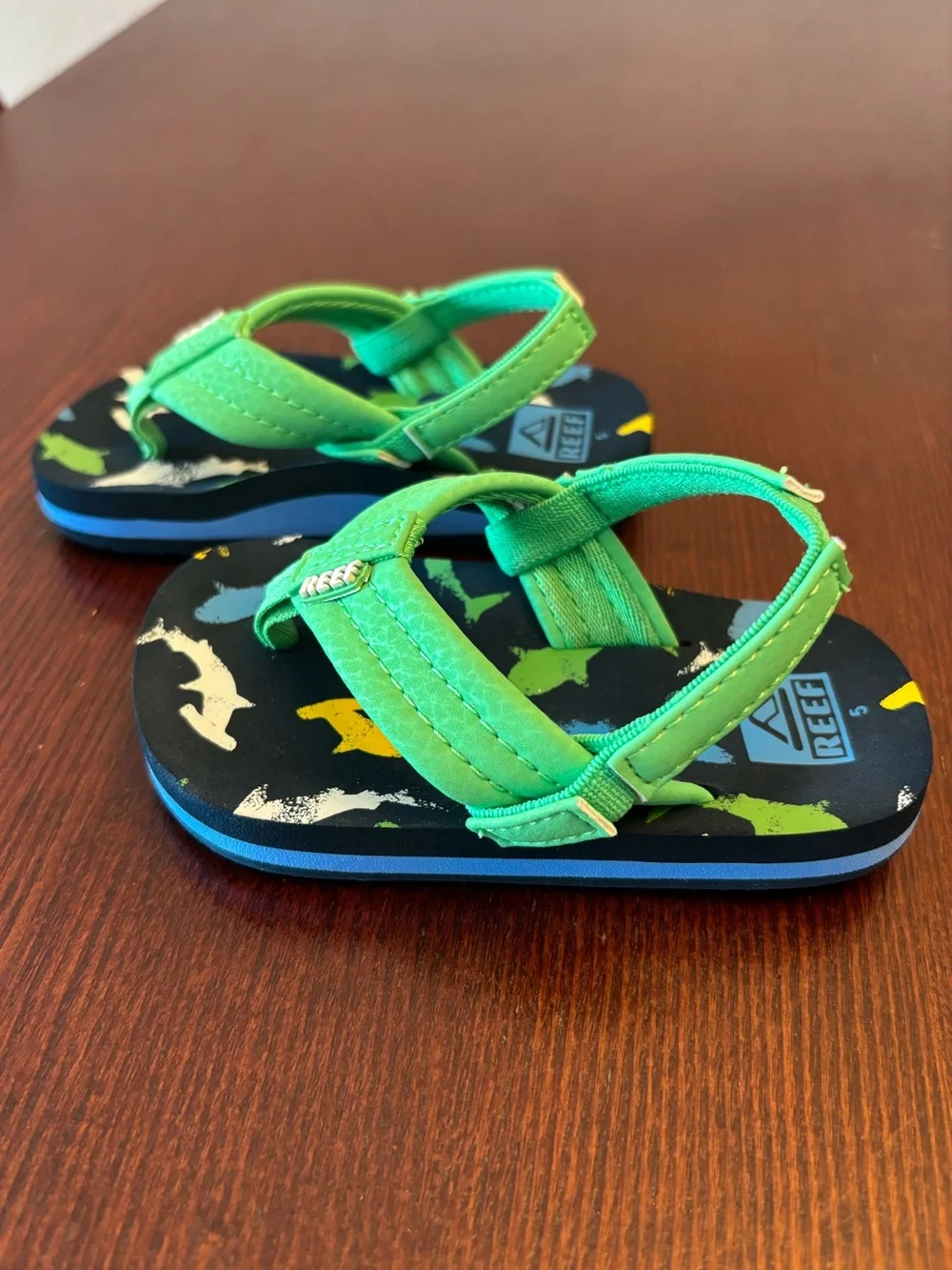 Reef Toddler Shark Ahi Sling Back Flip Flops Size 5 Beach Pool Summer Vacation